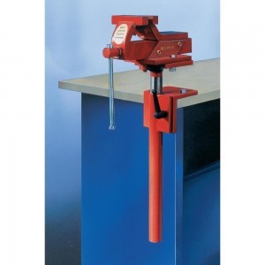 Der rote Küpper Schraubstock ist höhenverstellbar und um 360 Grad drehbar.